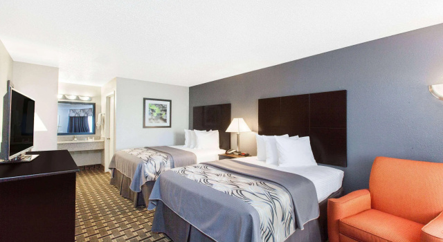 Days Inn by Wyndham Ennis