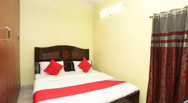 OYO 22897 Mangalam The Guest House, Забронировать Гостевой дом Отели Гомти Нагара с парковкой, Парковка