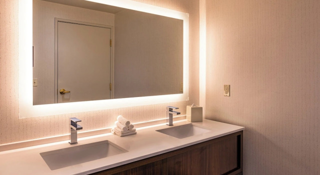 Люкс c 1 комнатой Holiday Inn & Suites Oakland - Airport by IHG