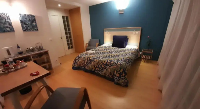 Homestay Rooms Paris Porte de Versailles, Забронировать Отель 15-й округ: Порт-де-Версаль Париж, рядом с Станция метро Porte de Versailles
