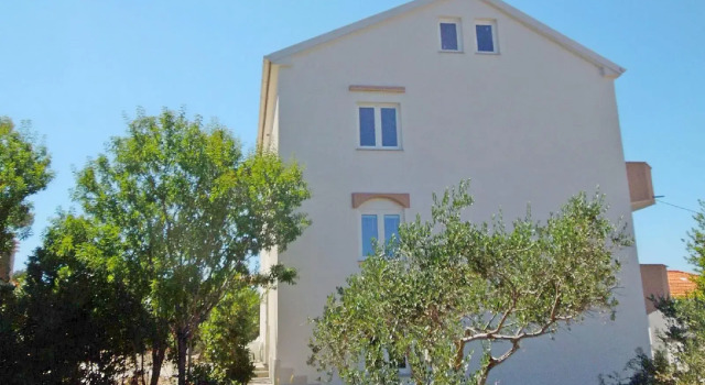 Apartments Darije, Забронировать Апартаменты/квартира Арбания Трогир