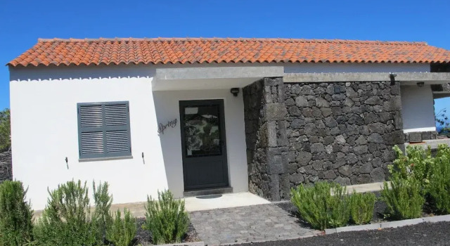 Villa 4 Seasons, Забронировать Вилла Отели в центре Сан-Роки-ду-Пику с завтраком, отели в центре Сан-Роки-ду-Пику с завтраком