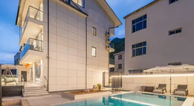 Chuanye Mountain Stream Tracing · Starry Sky Pool Vacation Apartment, Prenota Appartamento Hotel a Huzhou con piscina, Piscina