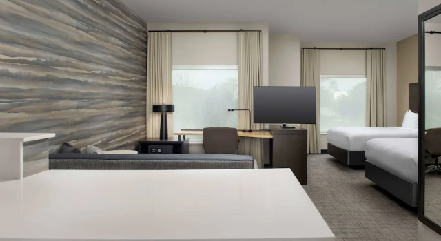 Люкс c 1 комнатой с видом на сад Residence Inn Doral Mall Area