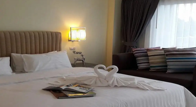 Номер Standard с балконом Southgate Residence Hotel - SHA Certified