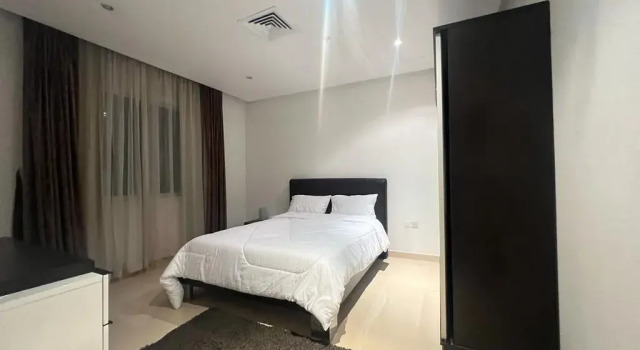 White luxury Suite hotel, Đặt Khách sạn Mahboula 