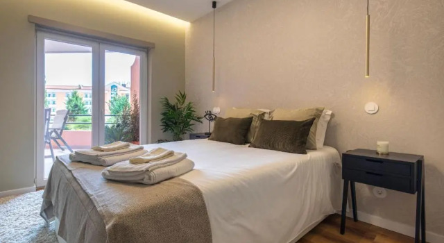 Deluxe 2BDR Apartment in Carcavelos by LovelyStay