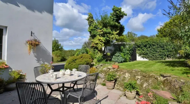 Thatched Cottage - Sleeps 6 With Countryside Views, Varaa Lomakoti Mökit kohteessa Merseyside, Mökki