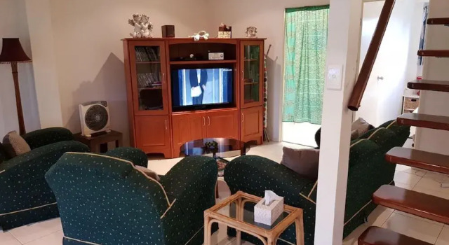 Froggy Hollow Holiday Cottage, Buchen Sie Ferienhaus Innisfail Queensland, in der Nähe von Art Deco Architecture