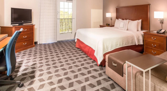 Двухместный люкс с балконом TownePlace Suites Tucson Airport