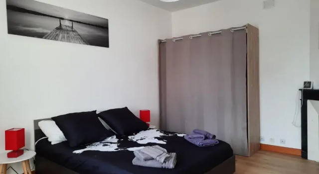 Le studio d Olivia, Book Hotel Hotels in Avallon with Parking, Parking