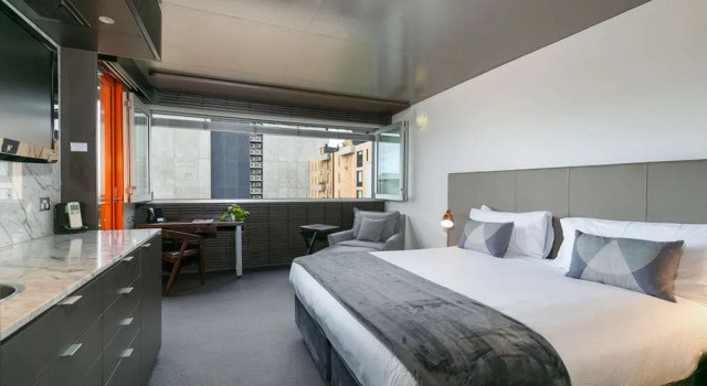 Люкс Deluxe с балконом The Soho Hotel