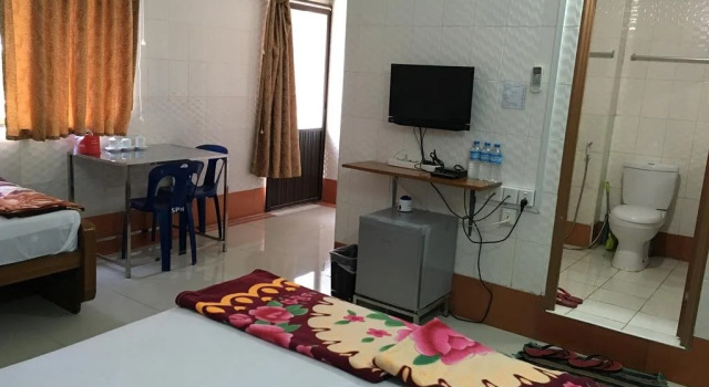 Sein Pyae Hlyan Inn, Reservar Hotel Hotéis em Pathein com estacionamento, Estacionamento
