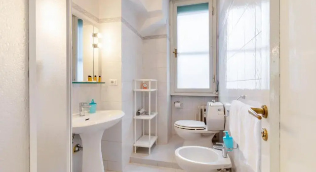 Guesthost - Il Salotto Blu - Appartamento Con Parcheggio, Book Apartment Hotels in Florence with Parking, Parking