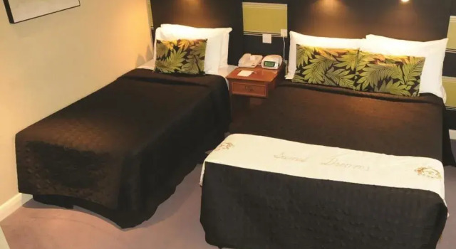 Parkmore Hotel & Leisure Club