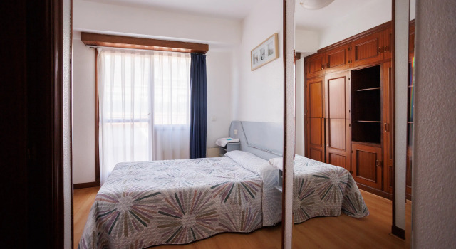 Moon Hostel Bio