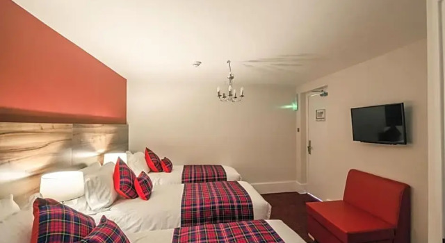 Одноместный номер Standard с красивым видом из окна Royal West End Hotel