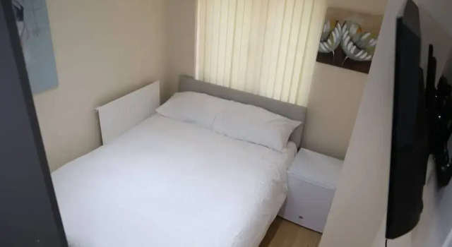 Room in House - Aa Guest Room2, Varaa Matkakoti Lontoo Suur-Lontoo
