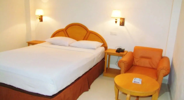 Hotel Yulia, Prenota Hotel Gorontalo Sulawesi