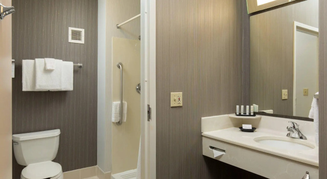 Двухместный номер Standard Courtyard Kansas City East/Blue Springs