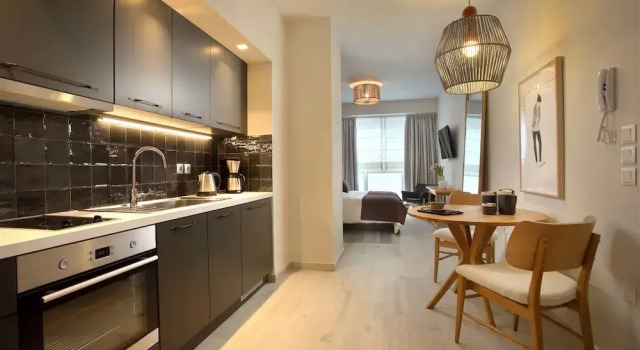 Happiness Luxury Central Apartment