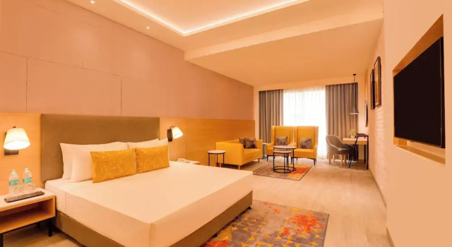 Lemon Tree Hotel, Chandausi, Забронировать Отель Chandausi штат Уттар-Прадеш