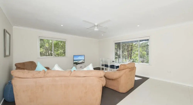 Box Beach Retreat, 29 Essendene Road,