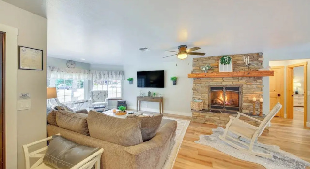 Charming Idaho Home w/ Hot Tub, Near Beaches!