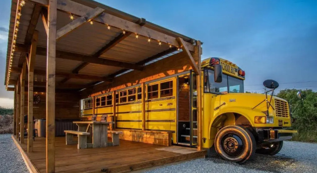 American School Bus - 1 Bedroom  - Blossom Farm - Tiers Cross