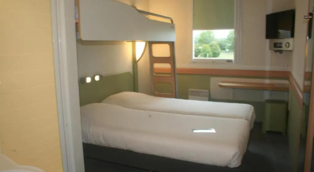 Трёхместный номер Standard ibis budget Niort - La Crèche
