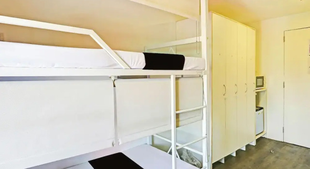 Кровать в общем номере (женский номер) Spot On Hostel ,Taguig Manila Formerly MYTOWN HongKong