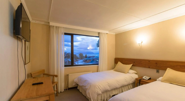 Hotel Saltos del Paine, Забронировать Отель Отели Пуэрто-Наталеса 3 звезды, рядом с Ether Aike Artisanal Village, 3*