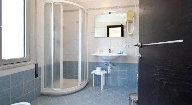 Трёхместный номер Standard с балконом Hotel Bristol