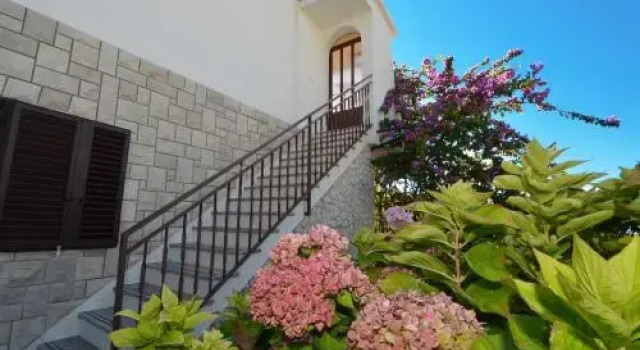 Apartment Vesna Ciovo, Забронировать Апартаменты/квартира Отели Трогир с парковкой, рядом с Пляж Бочичи, Парковка