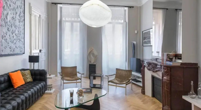 Superbe appartement T4 de standing en centre-ville, Забронировать Апартаменты/квартира Отели Тулузы с парковкой, рядом с Le Pont Neuf, Парковка
