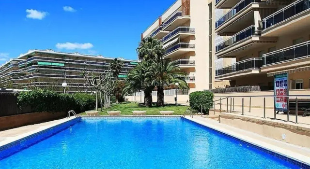APPART STANDING 2 chambres 2SDB clim PISCINE PARKING WIFI TERRASSE 21m2 LOCAL VELO Port-Aventura, plage, centre, Забронировать Апартаменты/квартира Апартаменты Салоу, Апартаменты/квартира