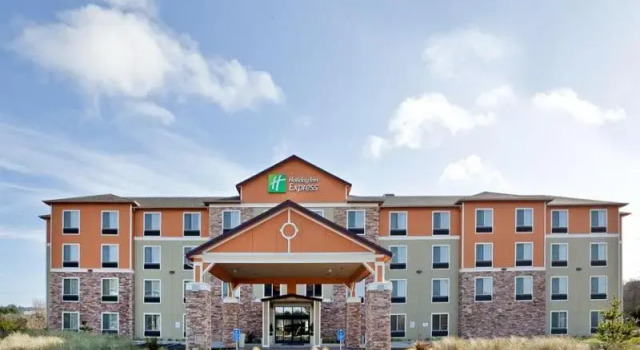 Люкс Standard Holiday Inn Express Newport by IHG