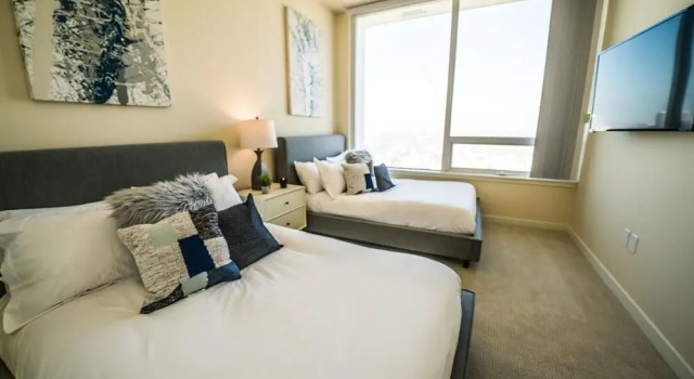 Ocean View I by AvantStay | Home in the Heart of DT w/ City & Ocean Views!