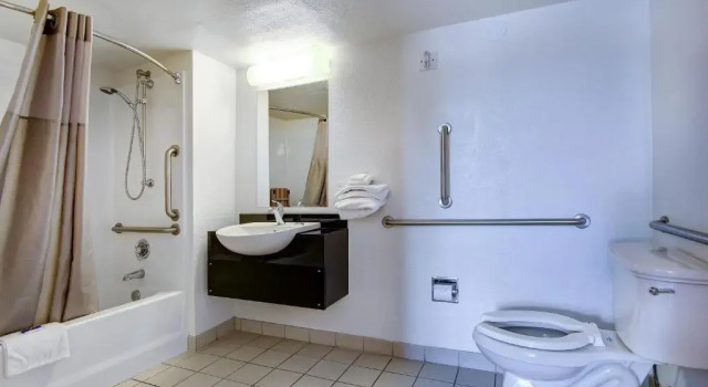 Четырёхместный номер Standard Quality Inn Santa Fe New Mexico