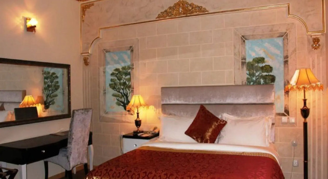 Sandralia Hotel
