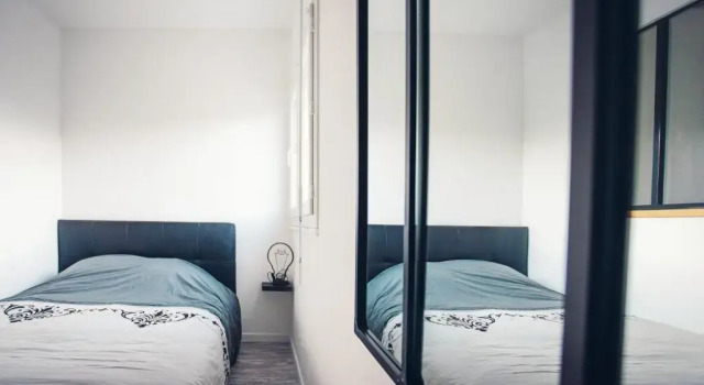 Studio cosy les pieds dans l'eau, climatisé, Parking privé, Vue montagne, Varaa Huoneisto  