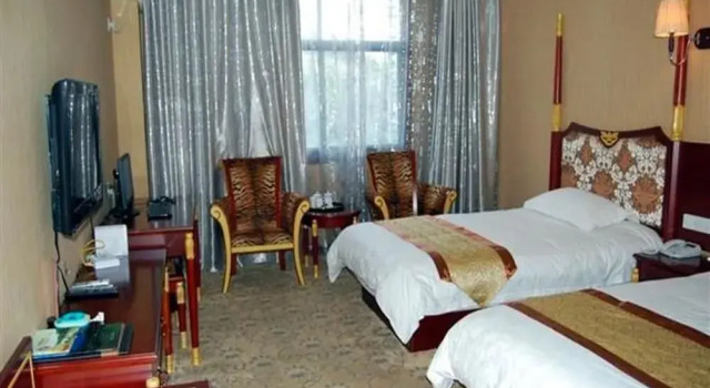 Golden Harbour Hotel