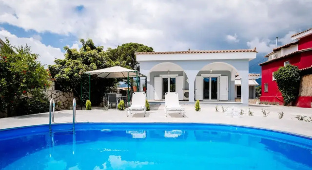 Rahes Villa With Private Swimming Pool, Забронировать Вилла Коттеджи Айос-Кирикос, Коттедж