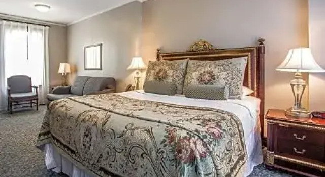 Номер Deluxe The Margarita European Inn