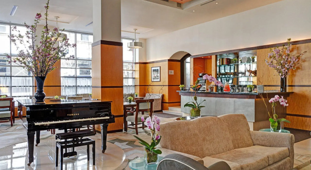 Hotel Giraffe by Library Hotel Collection, Забронировать Отель Отели Нью-Йорка с завтраком, рядом с 28-я улица линия Бродвей - Седьмая Авеню IRT, Завтраки