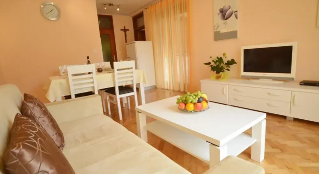 Bernardo in Rovinj With 1 Bedrooms and 1 Bathrooms, Забронировать Отель Отели Rovinj Riviera 3 звезды, 3*