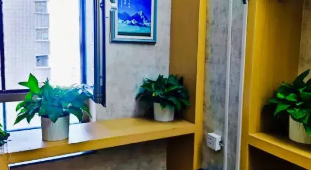 Кровать в общем номере (женский номер) Menghui Si Road Hostel (Xiguan Dazhongxiang)