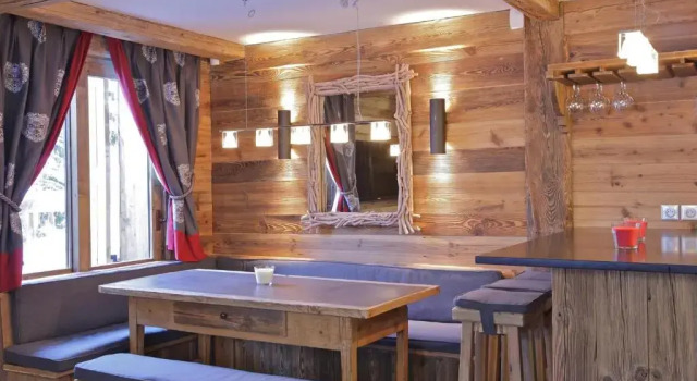 Chalet convivial proche des pistes avec parking - FR-1-564-25, Забронировать Шале Виллы Овернь-Рона-Альпы, Вилла