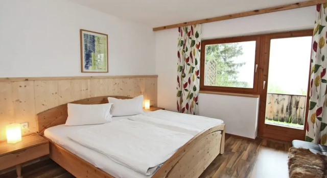 Lovely Chalet in Hippach with Private Terrace, Rezerwuj Chalet Hotele w Tyrol z parkingiem, Parking