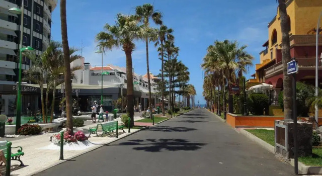 Апартаменты Apartment No 1 only 100 meters to beach, heated pool, wifi, balcony